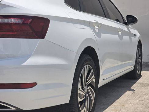 Used 2020 Volkswagen Jetta SEL Premium image 38