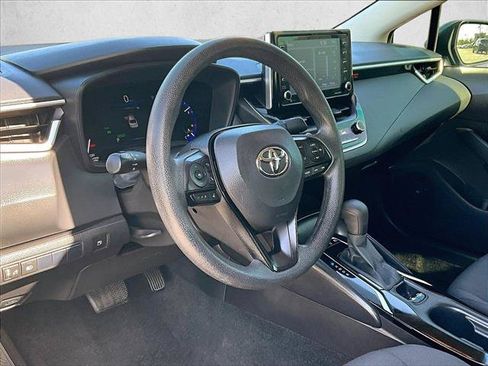 Used 2021 Toyota Corolla LE FWD image 14
