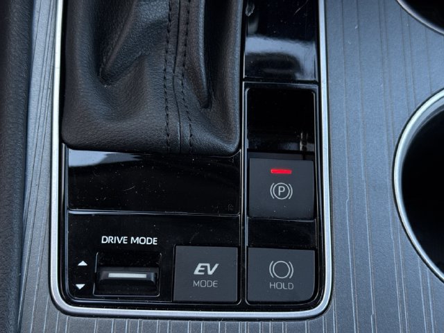 Certified 2025 Toyota Sienna XLE FWD image 21