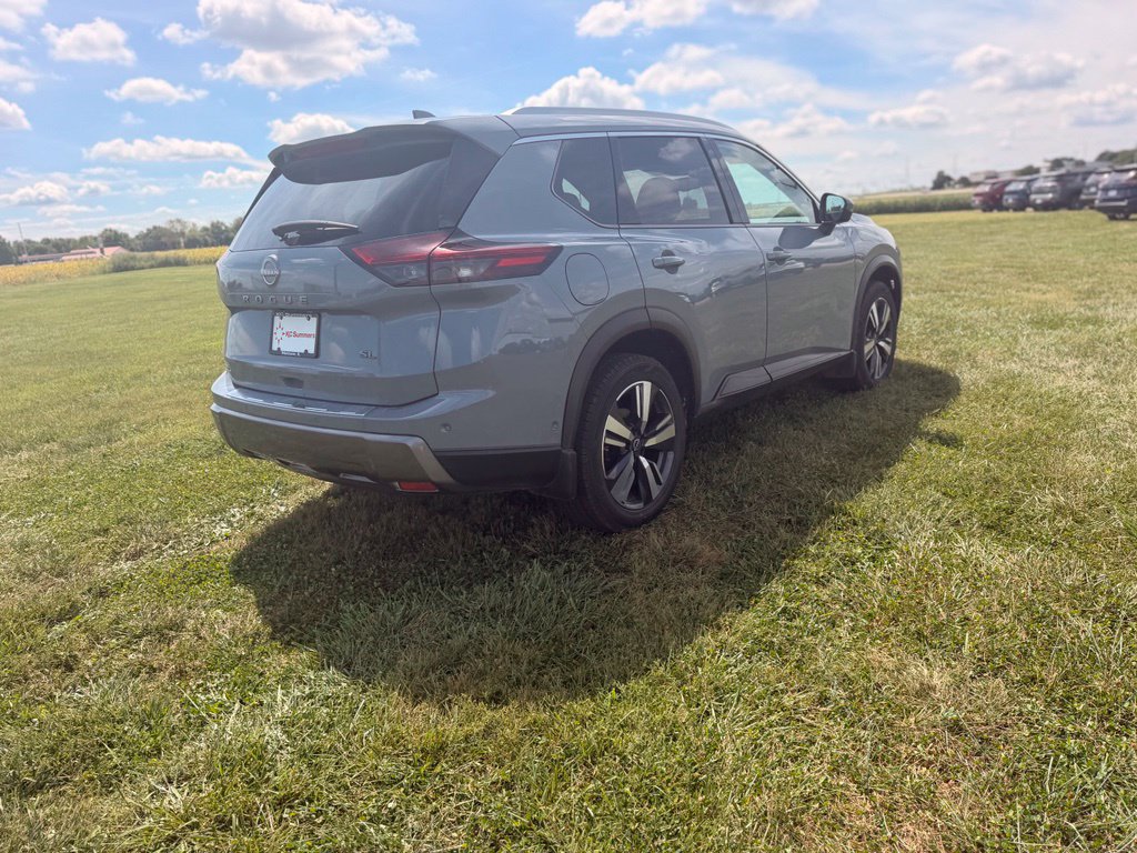 Used 2024 Nissan Rogue SL w/ SL Premium Package FWD image 5