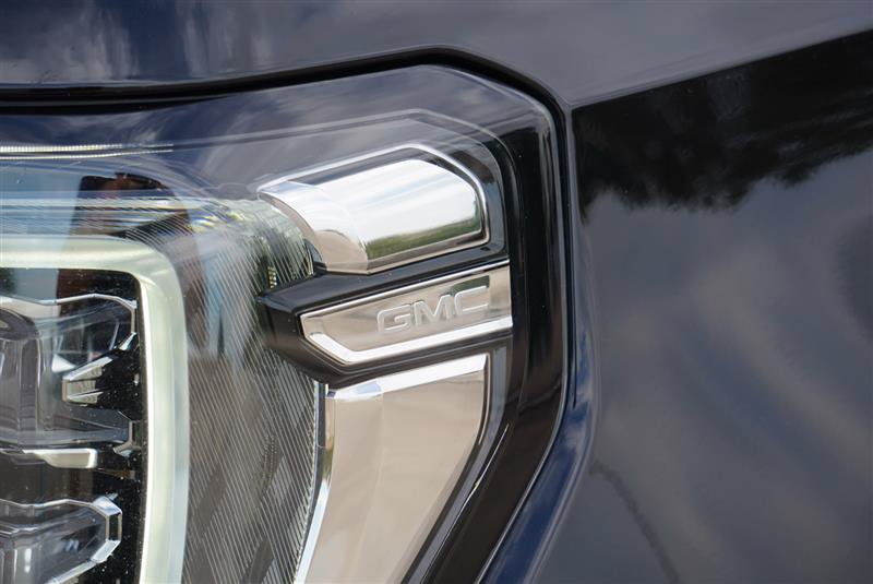 Used 2021 GMC Yukon Denali w/ Denali Premium Package AWD/4WD image 33