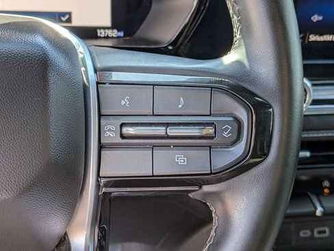 Used 2024 Chevrolet Colorado LT RWD image 24