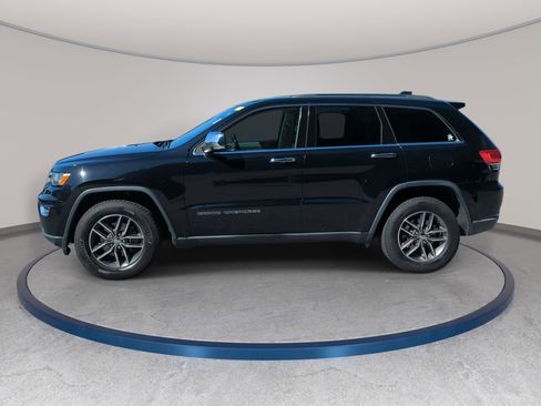 Used 2017 Jeep Grand Cherokee Limited w/ Trailer Tow Group IV AWD/4WD image 3