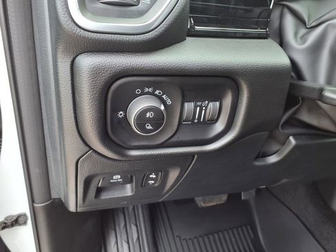 Used 2025 RAM 1500 Laramie image 9