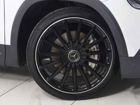 Used 2022 Mercedes-Benz GLB 35 AMG 4MATIC image 14