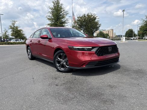 Used 2024 Honda Accord EX image 2