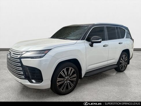Used 2024 Lexus LX 600 4WD w/ Luxury Package image 5