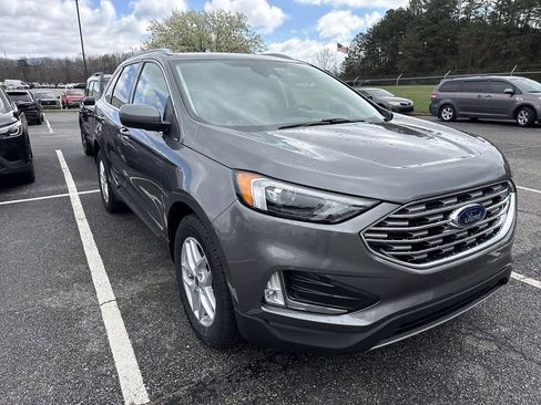 Used 2022 Ford Edge SEL w/ Convenience Package image 2