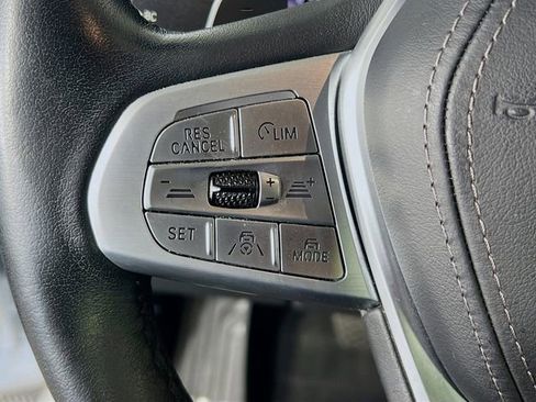 Used 2021 BMW X7 xDrive40i w/ Premium Package image 17