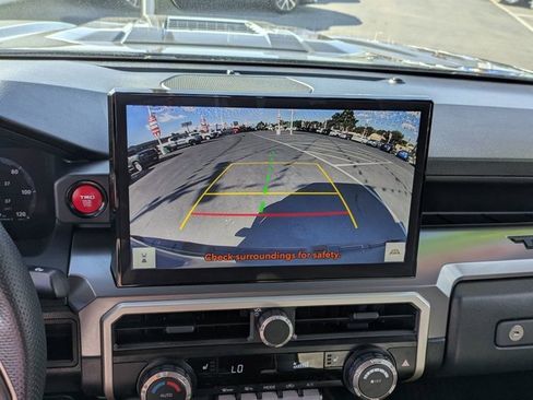 Used 2025 Toyota Tacoma TRD Sport image 22