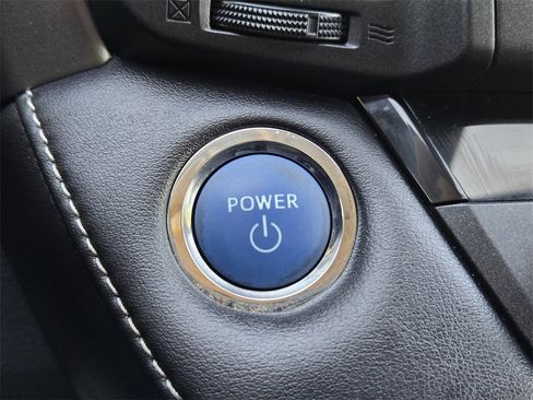 Used 2017 Toyota RAV4 XLE image 24