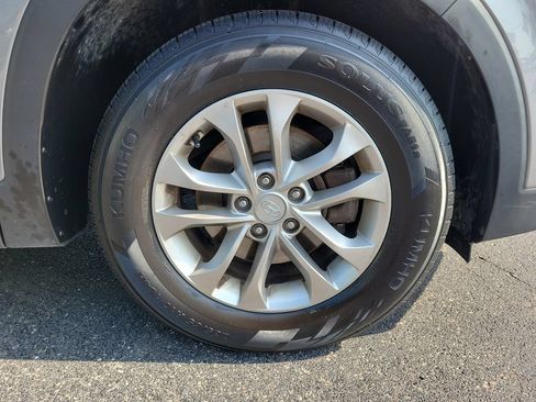 Used 2019 Hyundai Santa Fe SE FWD image 6