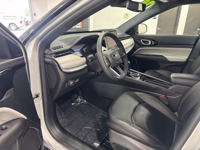 Used 2024 Jeep Compass Limited AWD/4WD image 15