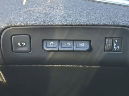 Used 2024 Buick Enclave Premium image 29