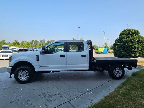 Used 2022 Ford F250 XL w/ Power Equipment Group AWD/4WD image 4