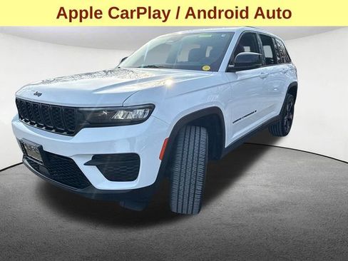 Used 2023 Jeep Grand Cherokee Altitude AWD/4WD image 5