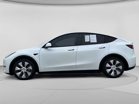 Used 2022 Tesla Model Y Long Range AWD/4WD image 6