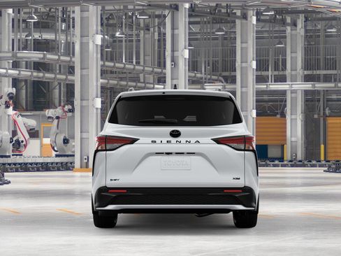 New 2026 Toyota Sienna XSE FWD image 8