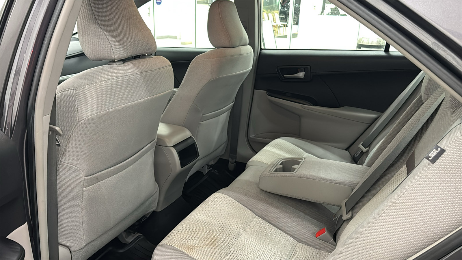 Used 2014 Toyota Camry LE FWD image 25
