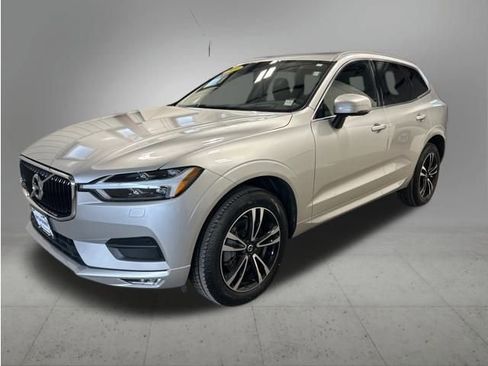 Used 2020 Volvo XC60 T6 Momentum image 1