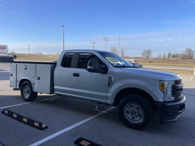 Used 2017 Ford F250 XL w/ Power Equipment Group RWD image 3