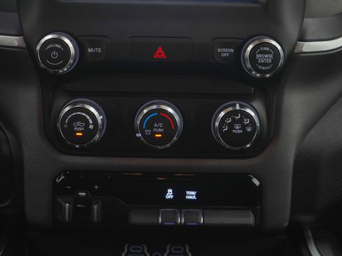 Used 2020 RAM 1500 Big Horn AWD/4WD image 19