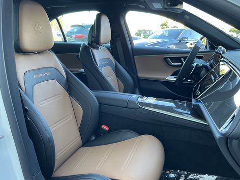 New 2026 Mercedes-Benz E 53 AMG e 4MATIC Sedan image 21