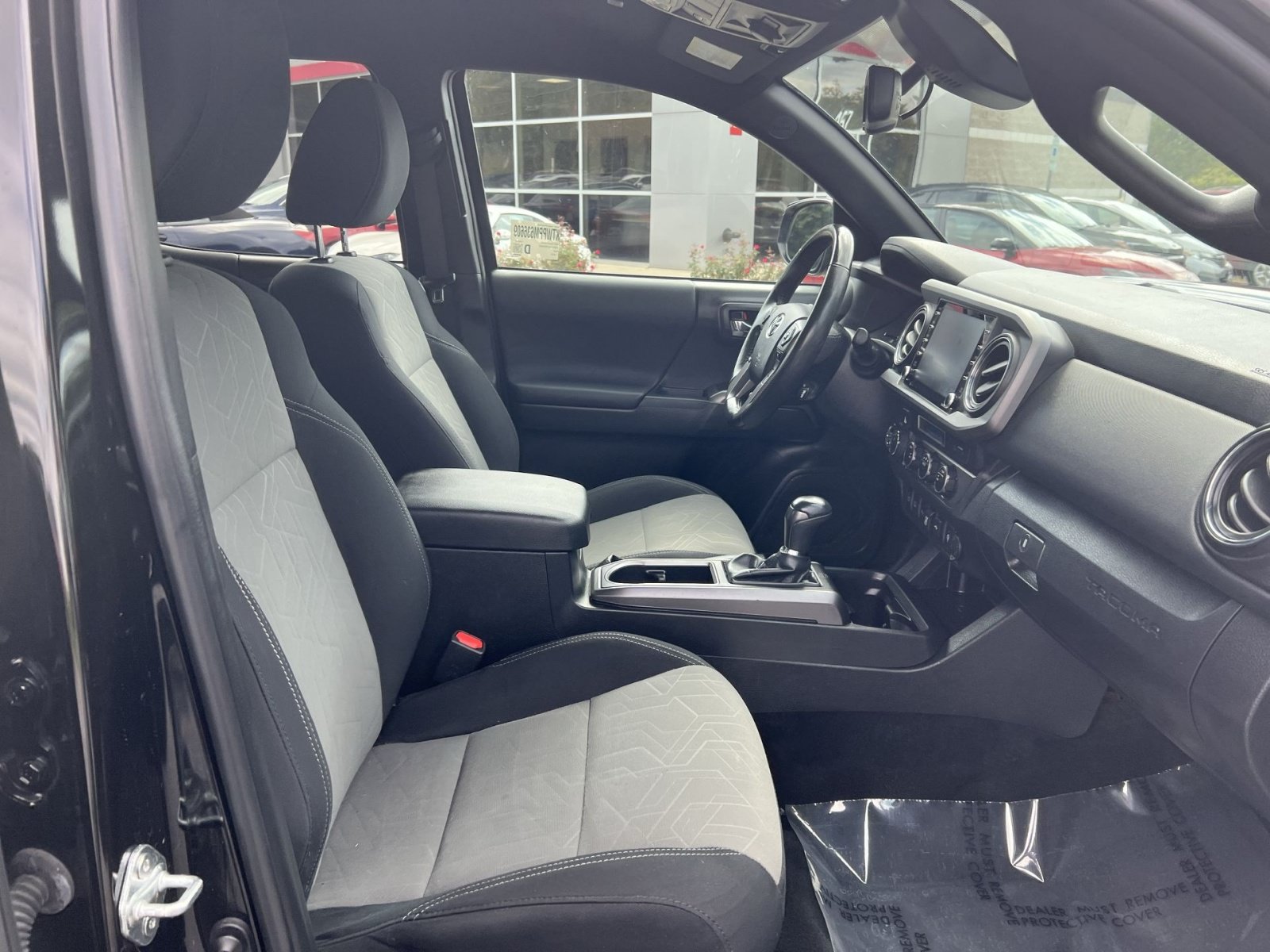 Used 2023 Toyota Tacoma TRD Off-Road w/ Technology Package AWD/4WD image 25