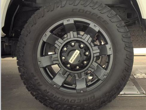 Used 2024 Ford F250 XL w/ STX Appearance Package AWD/4WD image 9