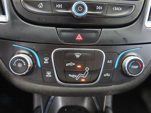 Used 2017 Chevrolet Malibu LT w/ Driver Confidence Package image 27