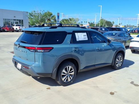 New 2026 Nissan Pathfinder SL image 5