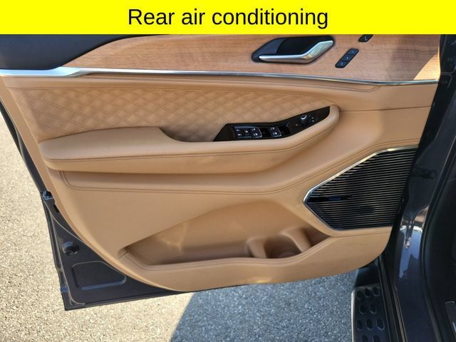 Used 2022 Jeep Grand Cherokee L Summit AWD/4WD image 20