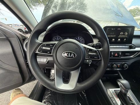 Used 2021 Kia Forte LXS FWD image 15