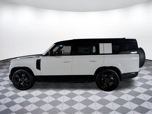New 2026 Land Rover Defender 130 X-Dynamic SE AWD/4WD image 2