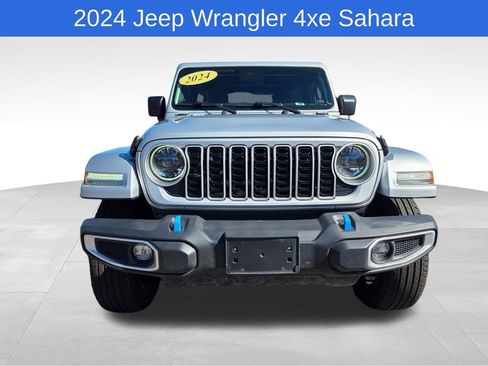 Used 2024 Jeep Wrangler Unlimited Sahara image 9