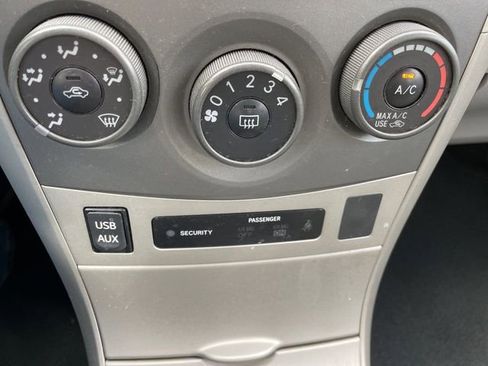 Used 2013 Toyota Corolla LE image 33