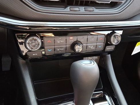 New 2026 Jeep Compass Limited image 13