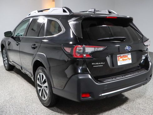 Used 2024 Subaru Outback Premium AWD/4WD image 9
