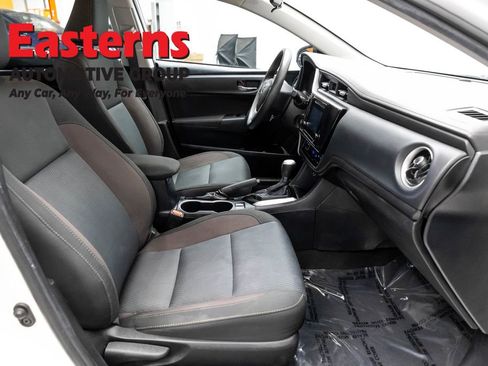 Used 2019 Toyota Corolla LE FWD image 23