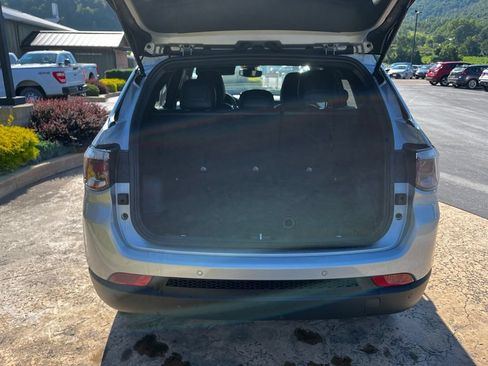 Used 2025 Jeep Compass Limited AWD/4WD image 27