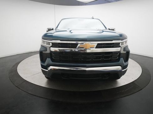 Used 2024 Chevrolet Silverado 1500 LT AWD/4WD image 2
