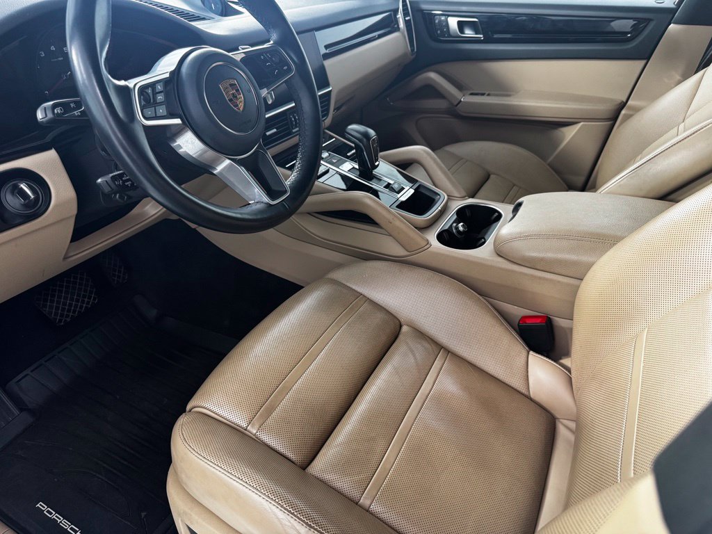 Used 2022 Porsche Cayenne AWD/4WD image 12