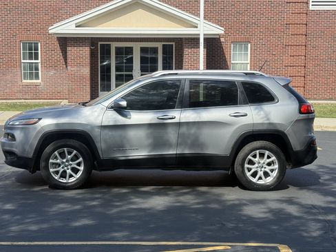 Used 2015 Jeep Cherokee Latitude AWD/4WD image 7