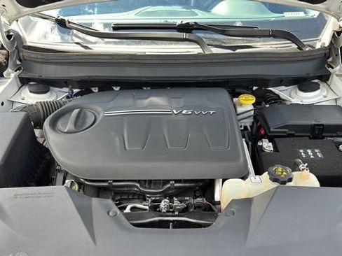 Used 2019 Jeep Cherokee Limited AWD/4WD image 17