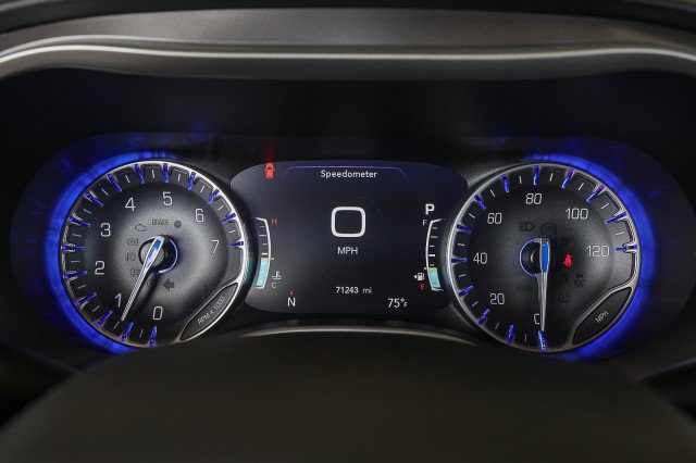 Used 2023 Chrysler Pacifica Touring-L FWD image 22