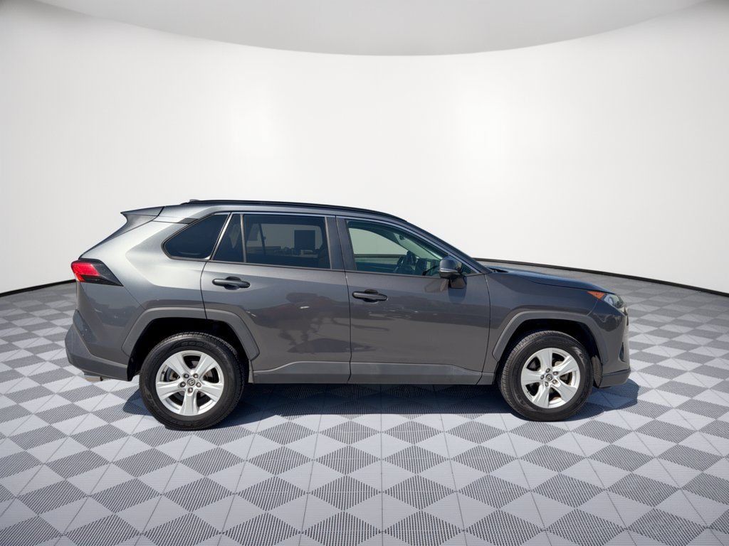 Used 2021 Toyota RAV4 XLE FWD image 8