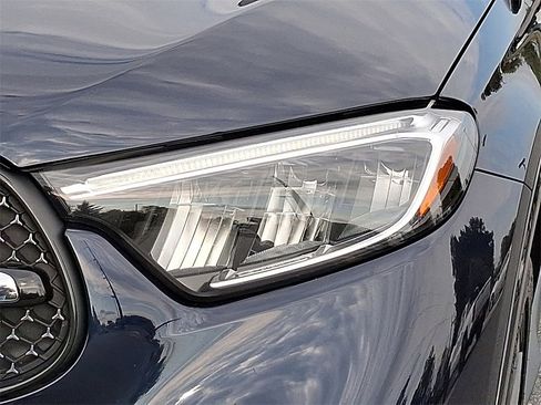 Used 2023 Mercedes-Benz GLC 300 4MATIC image 10