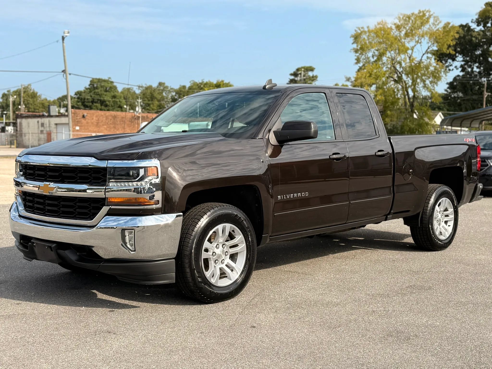 Used 2018 Chevrolet Silverado 1500 LT w/ All Star Edition AWD/4WD image 5