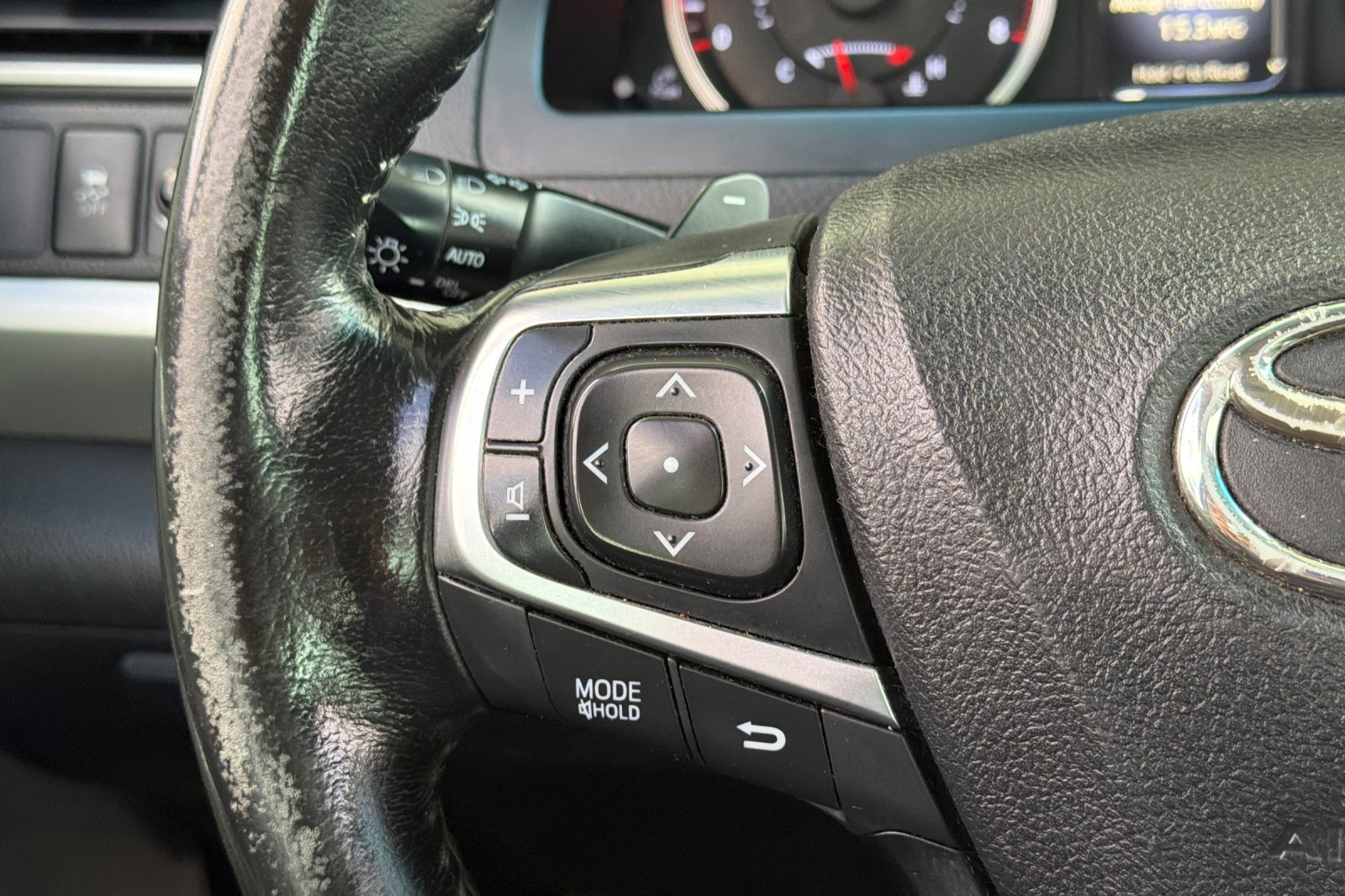 Used 2016 Toyota Camry SE FWD image 28
