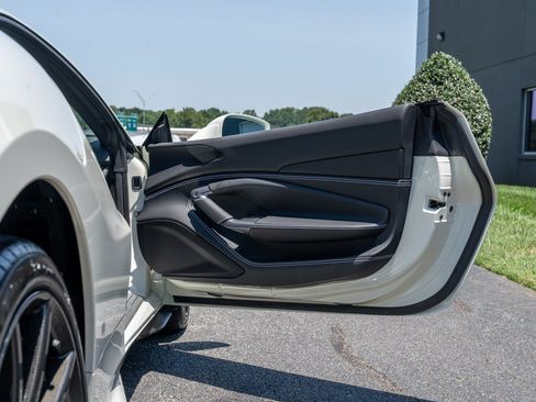 Used 2022 Ferrari F8 Tributo RWD image 50